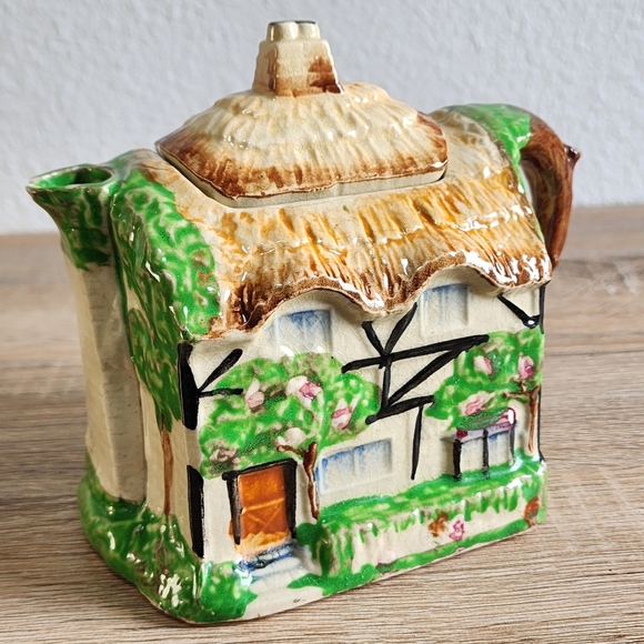 VINTAGE Cottage House Shaped Teapot and Lid Made In Japan - Picture 9 of 9